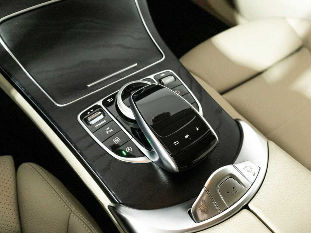 Mercedes-Benz GLC с пробегом — 2017 год. Фото: #17