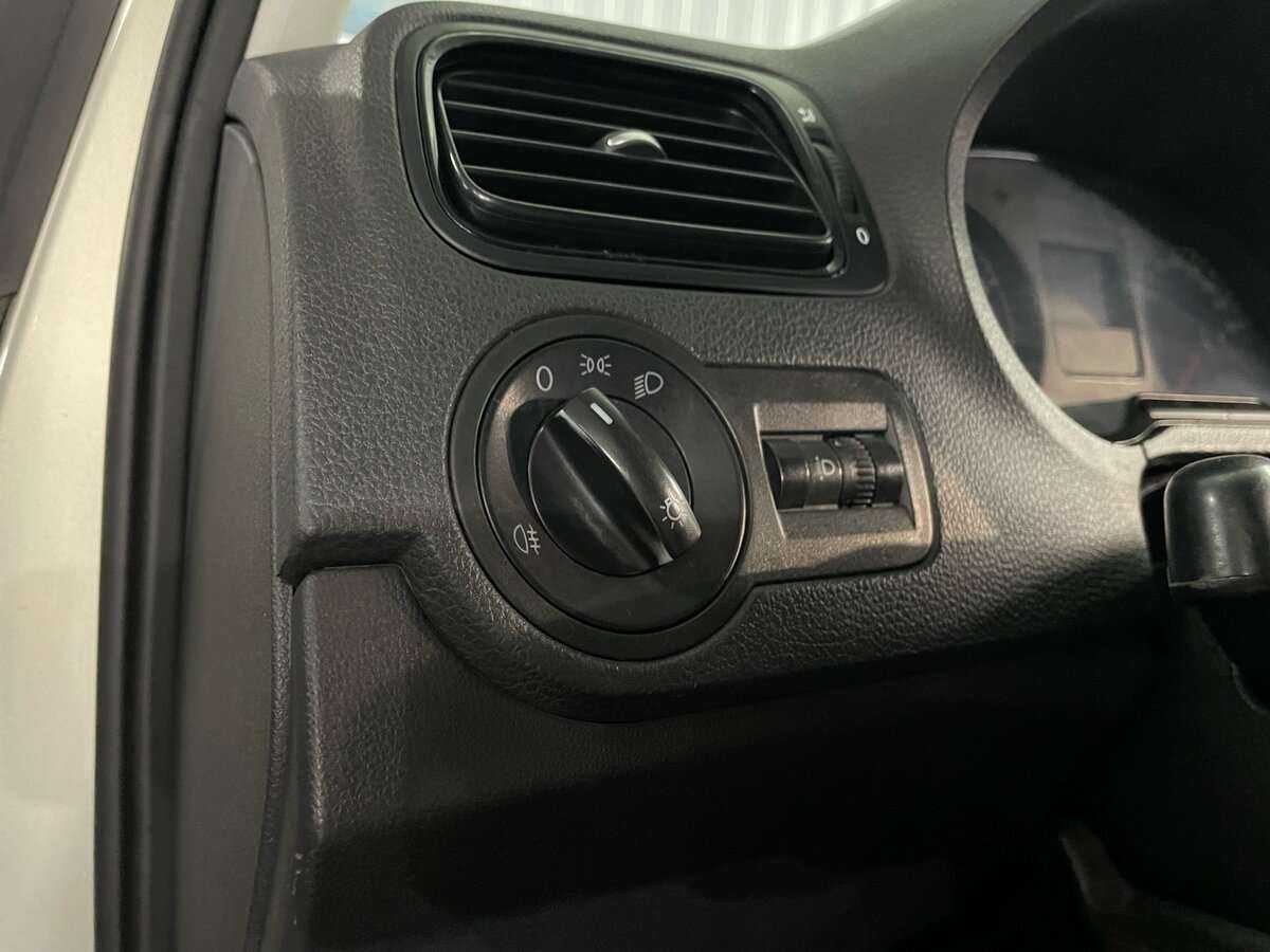 Volkswagen Polo с пробегом — 2011 год. Фото: #20