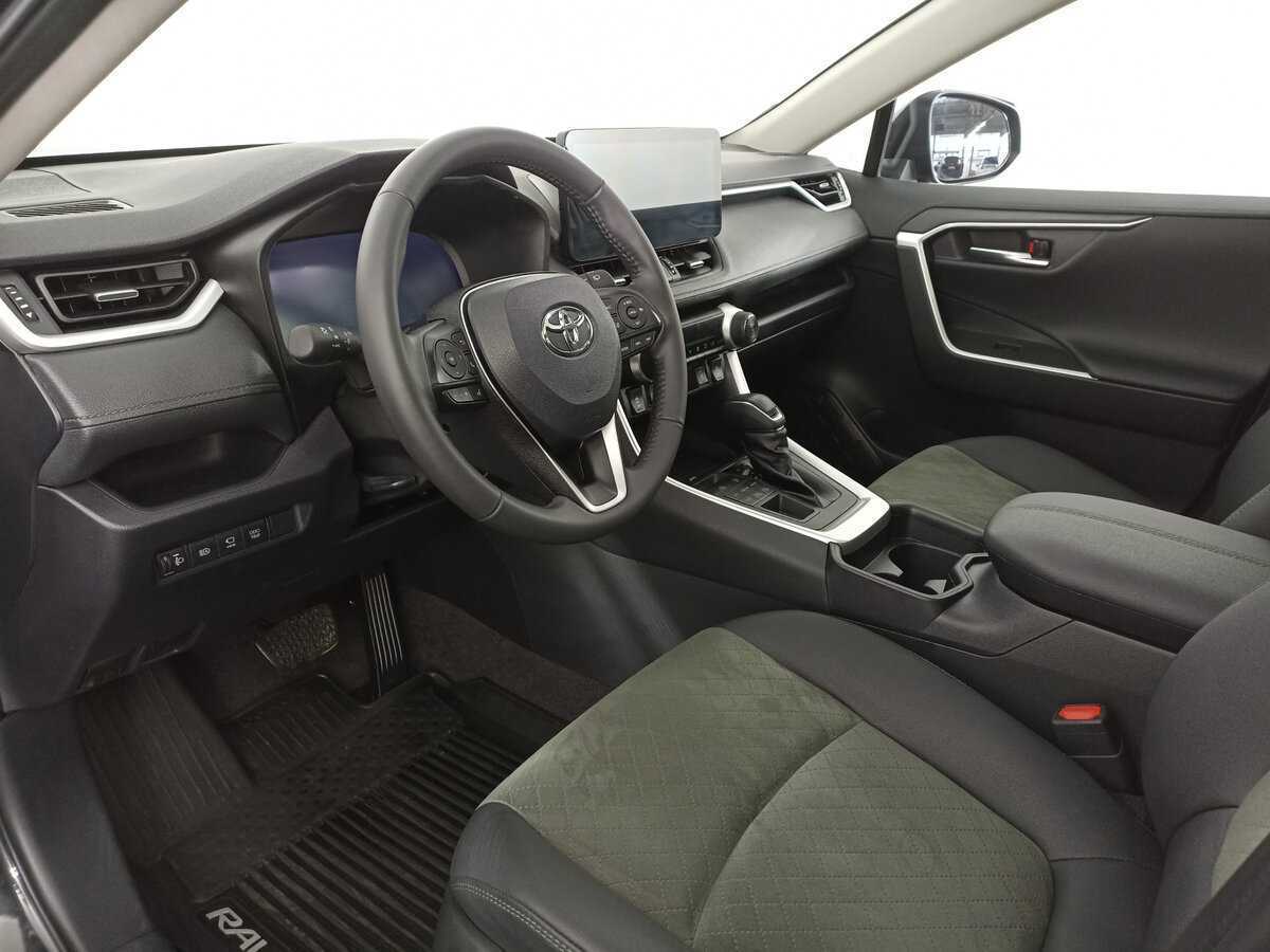 Toyota RAV4 с пробегом — 2023 год. Фото: #13