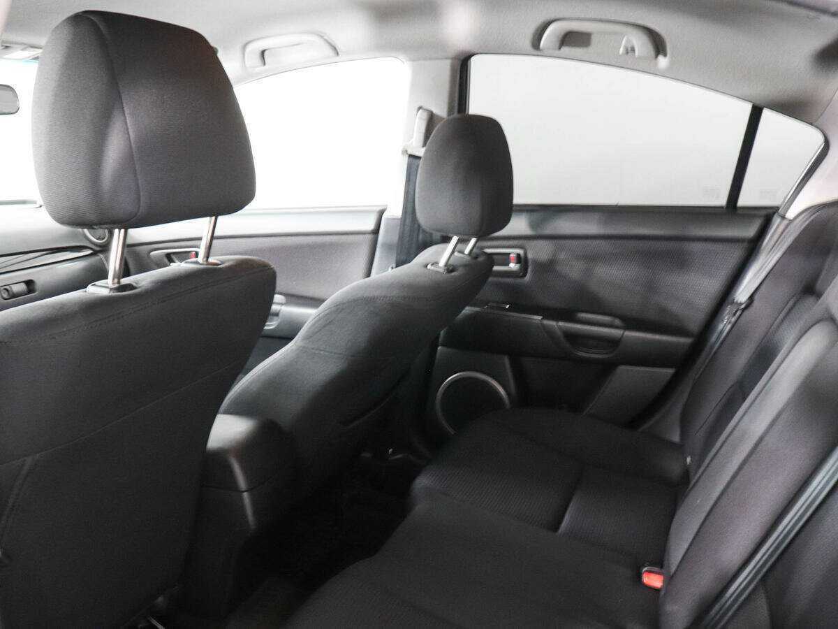 Mazda 3 с пробегом — 2006 год. Фото: #7