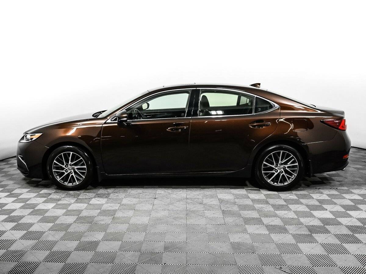 Lexus ES с пробегом — 2016 год. Фото: #7