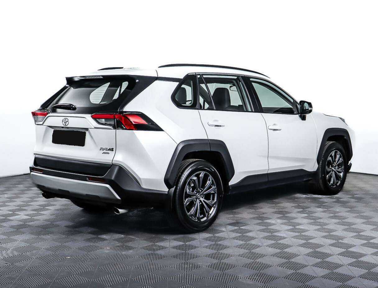 Toyota RAV4 с пробегом — 2023 год. Фото: #4
