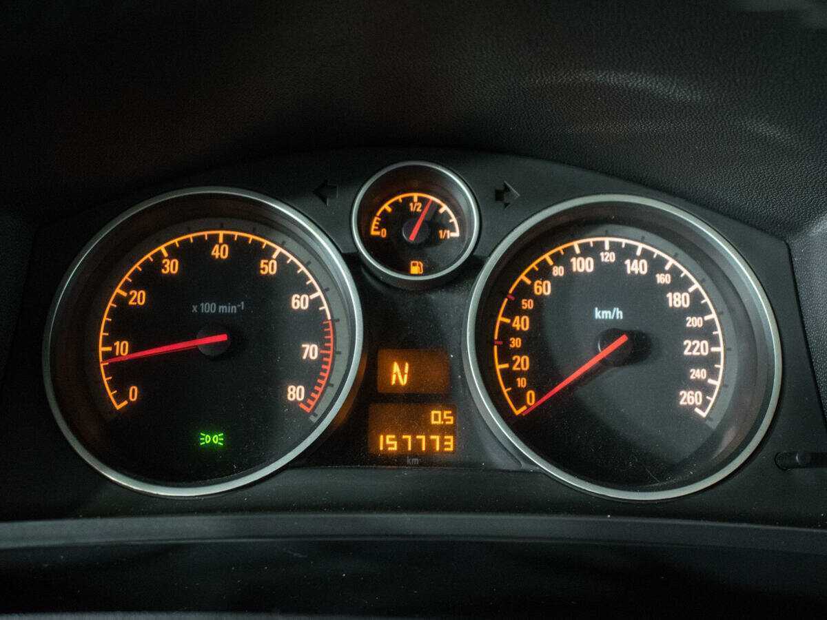 Opel Zafira с пробегом — 2011 год. Фото: #10