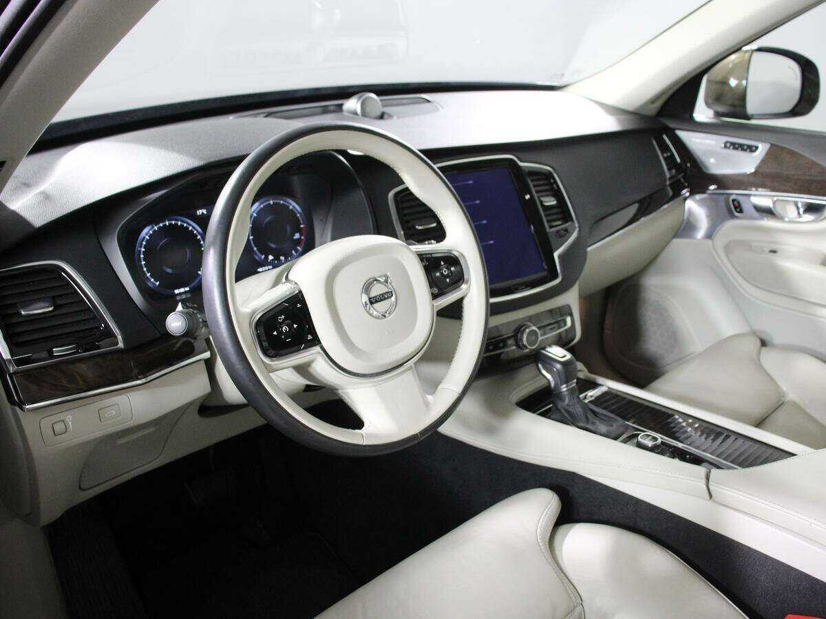 Volvo XC90 с пробегом — 2015 год. Фото: #8