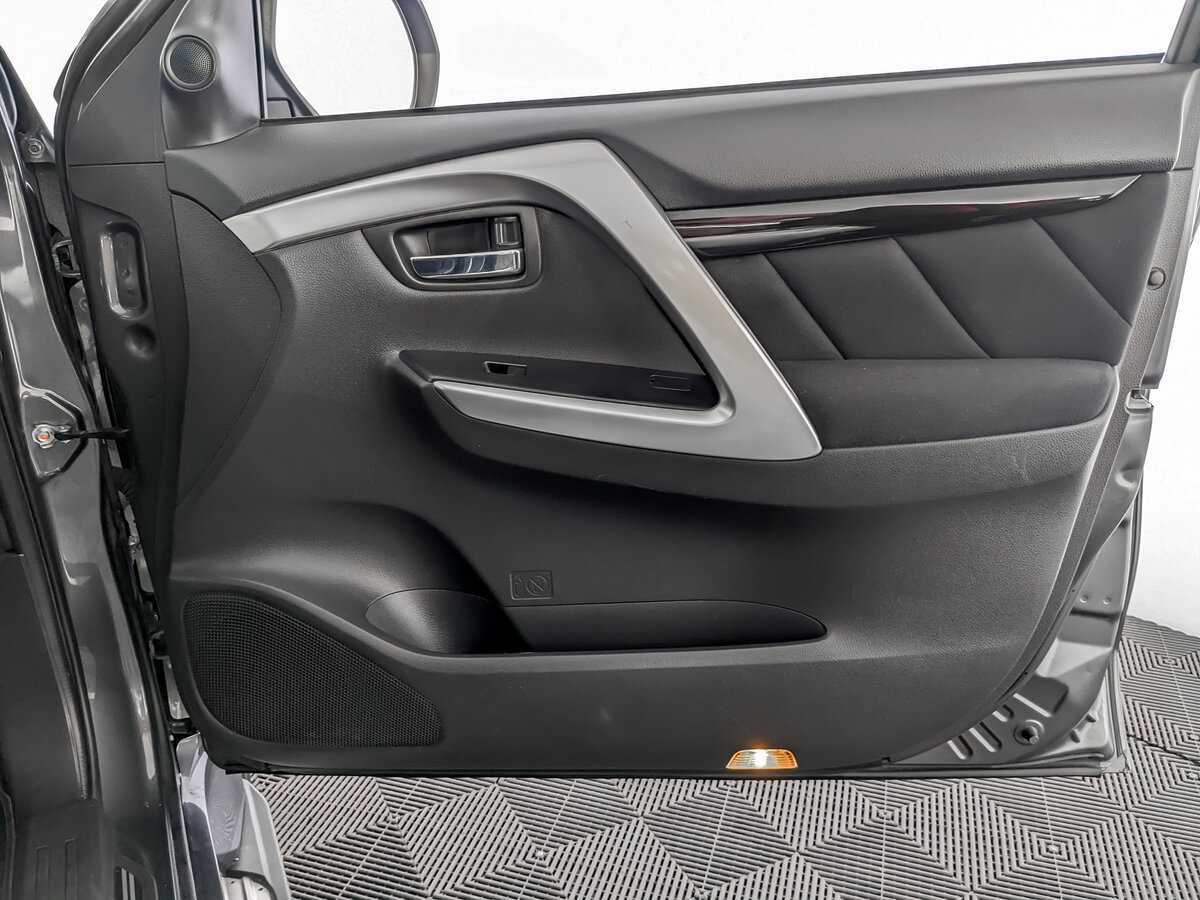 Mitsubishi Pajero Sport с пробегом — 2021 год. Фото: #19