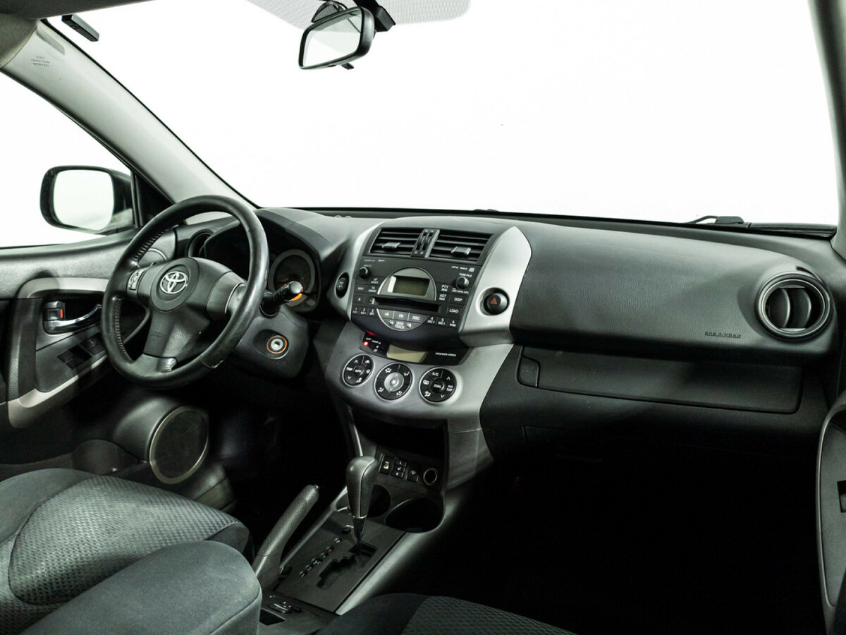 Toyota RAV4 с пробегом — 2008 год. Фото: #7