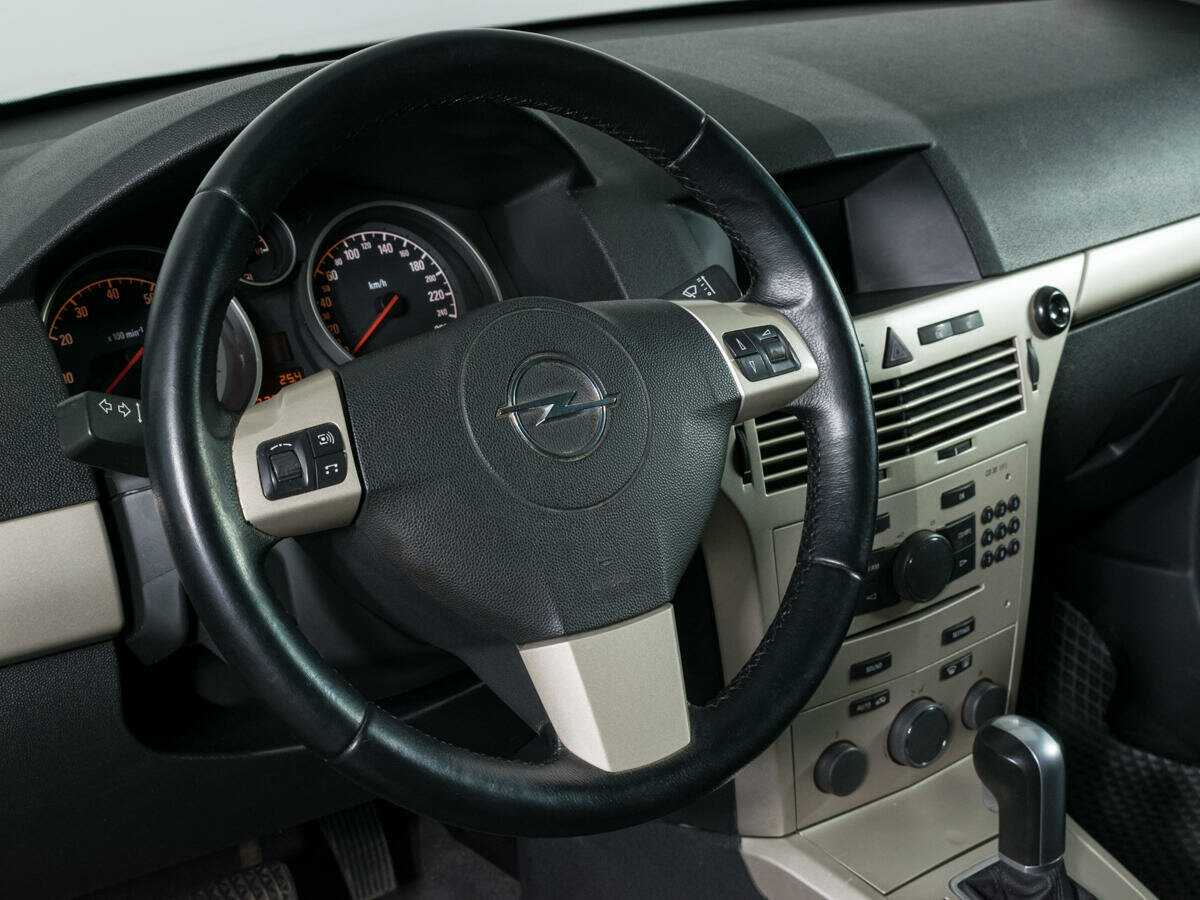 Opel Astra с пробегом — 2007 год. Фото: #14