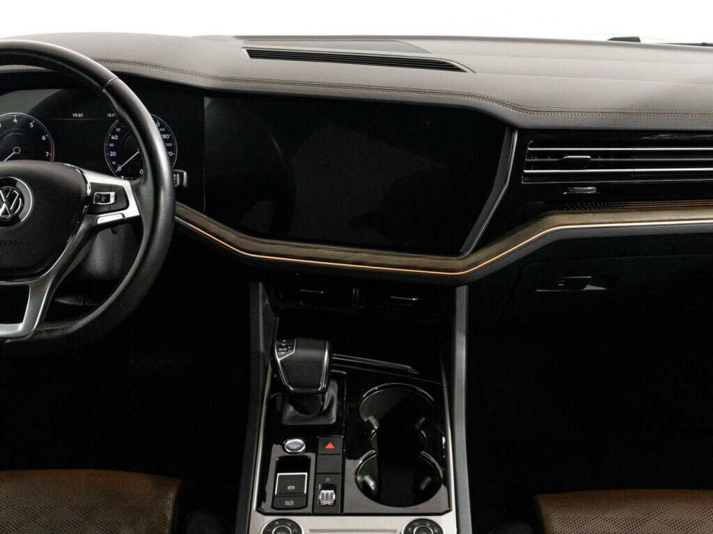 Volkswagen Touareg с пробегом — 2019 год. Фото: #13
