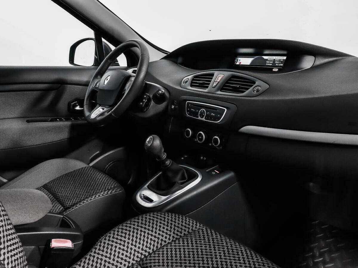 Renault Scenic с пробегом — 2011 год. Фото: #11