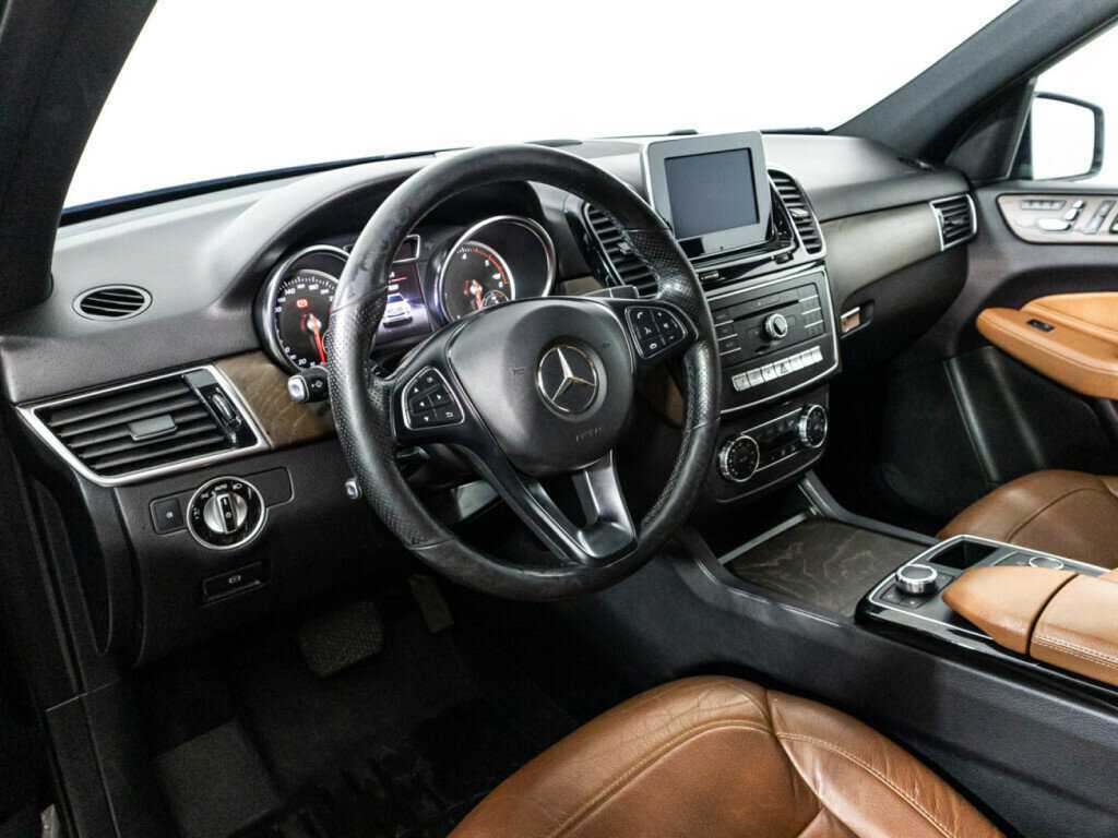 Mercedes-Benz GLE с пробегом — 2016 год. Фото: #10
