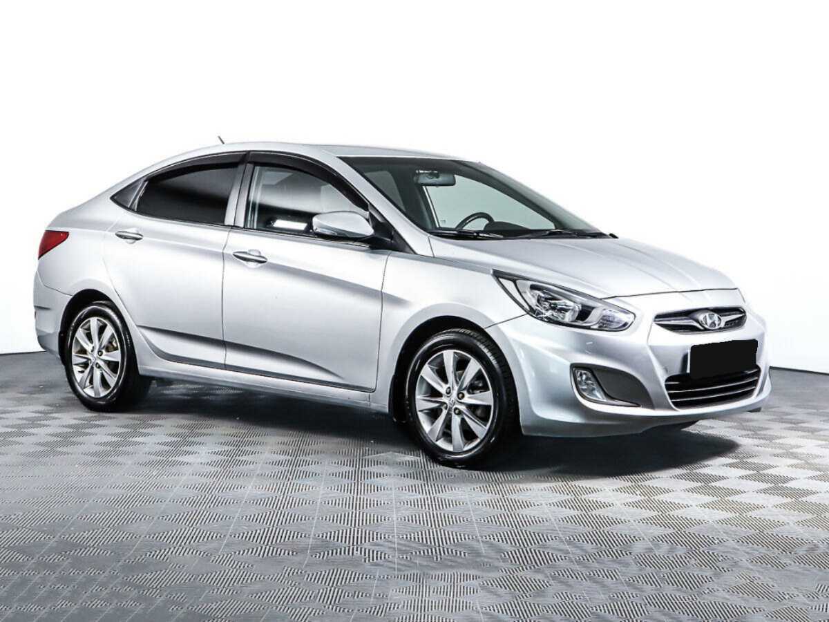 Hyundai Solaris с пробегом — 2011 год. Фото: #2
