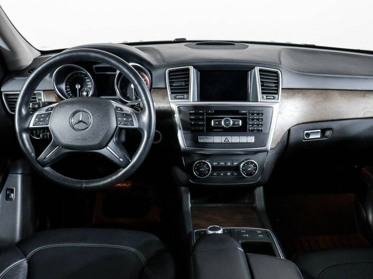 Mercedes-Benz GL-Класс с пробегом — 2014 год. Фото: #11