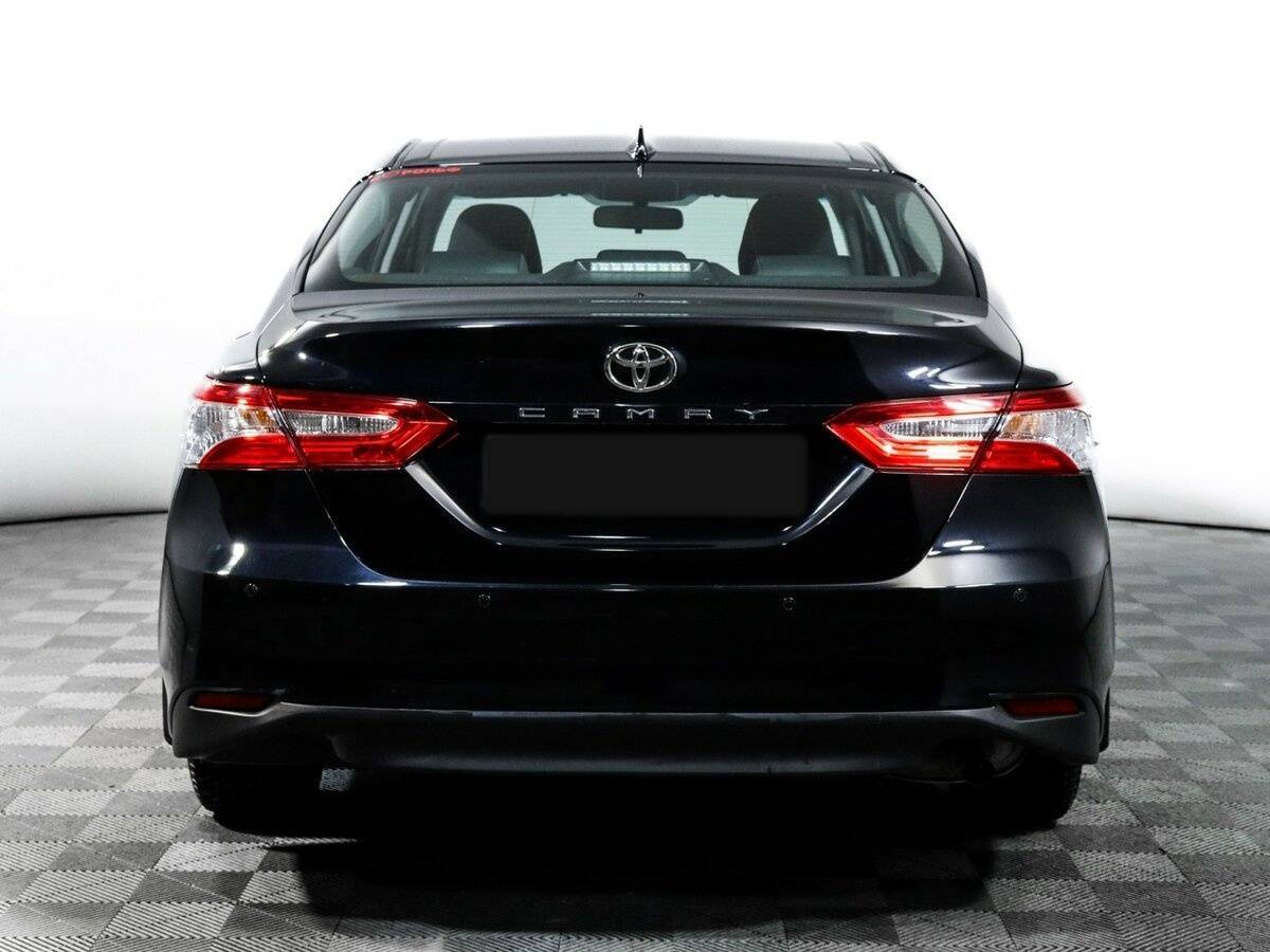 Toyota Camry с пробегом — 2021 год. Фото: #5