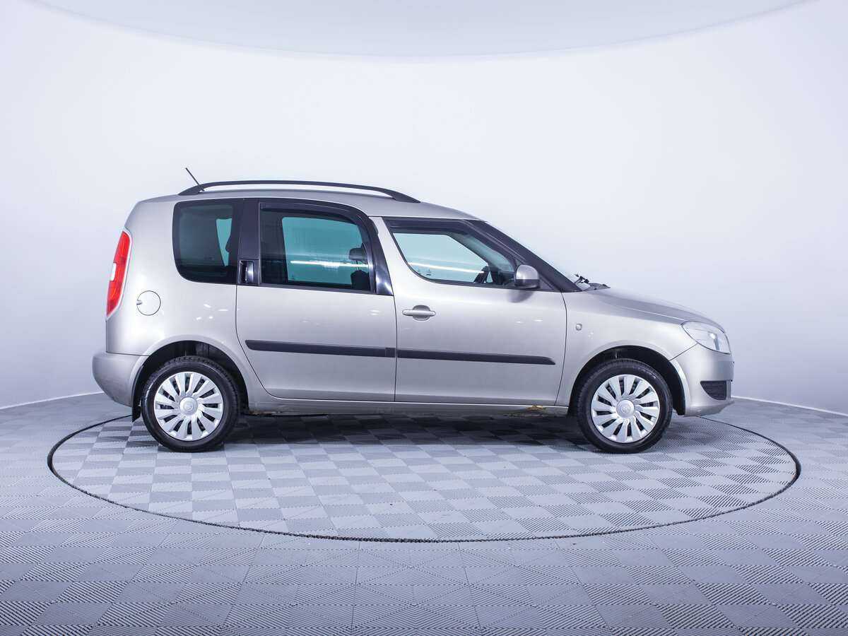 Skoda Roomster с пробегом — 2011 год. Фото: #3