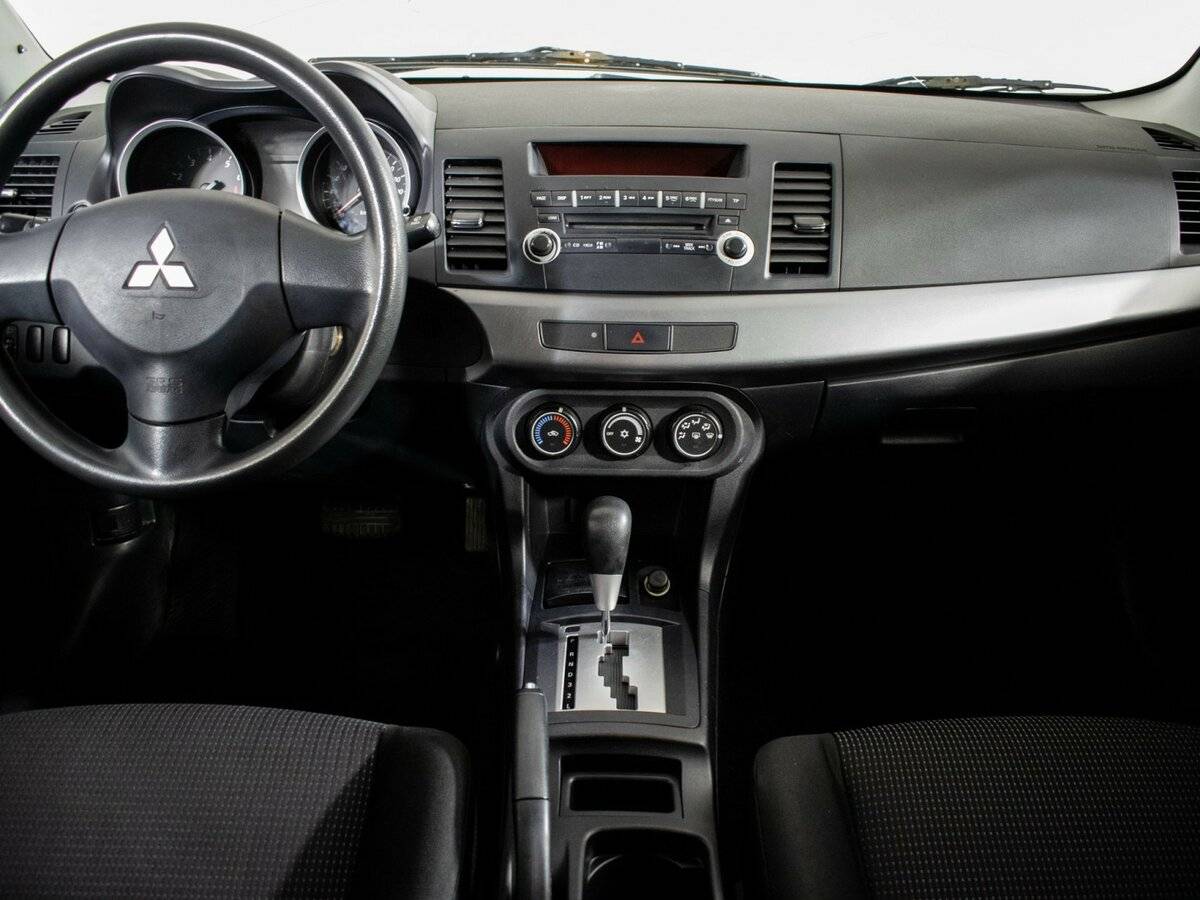 Mitsubishi Lancer с пробегом — 2010 год. Фото: #7