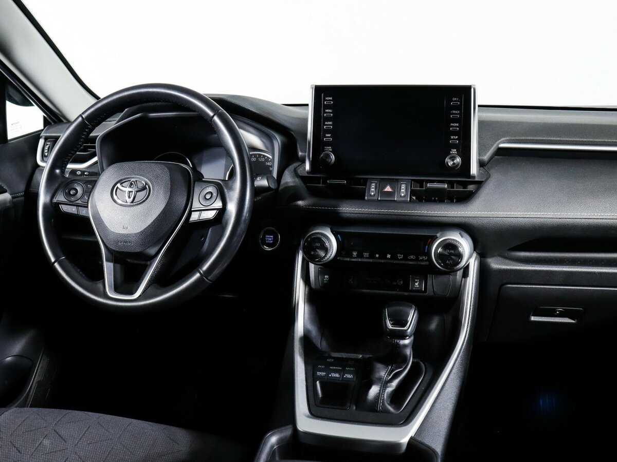 Toyota RAV4 с пробегом — 2020 год. Фото: #11