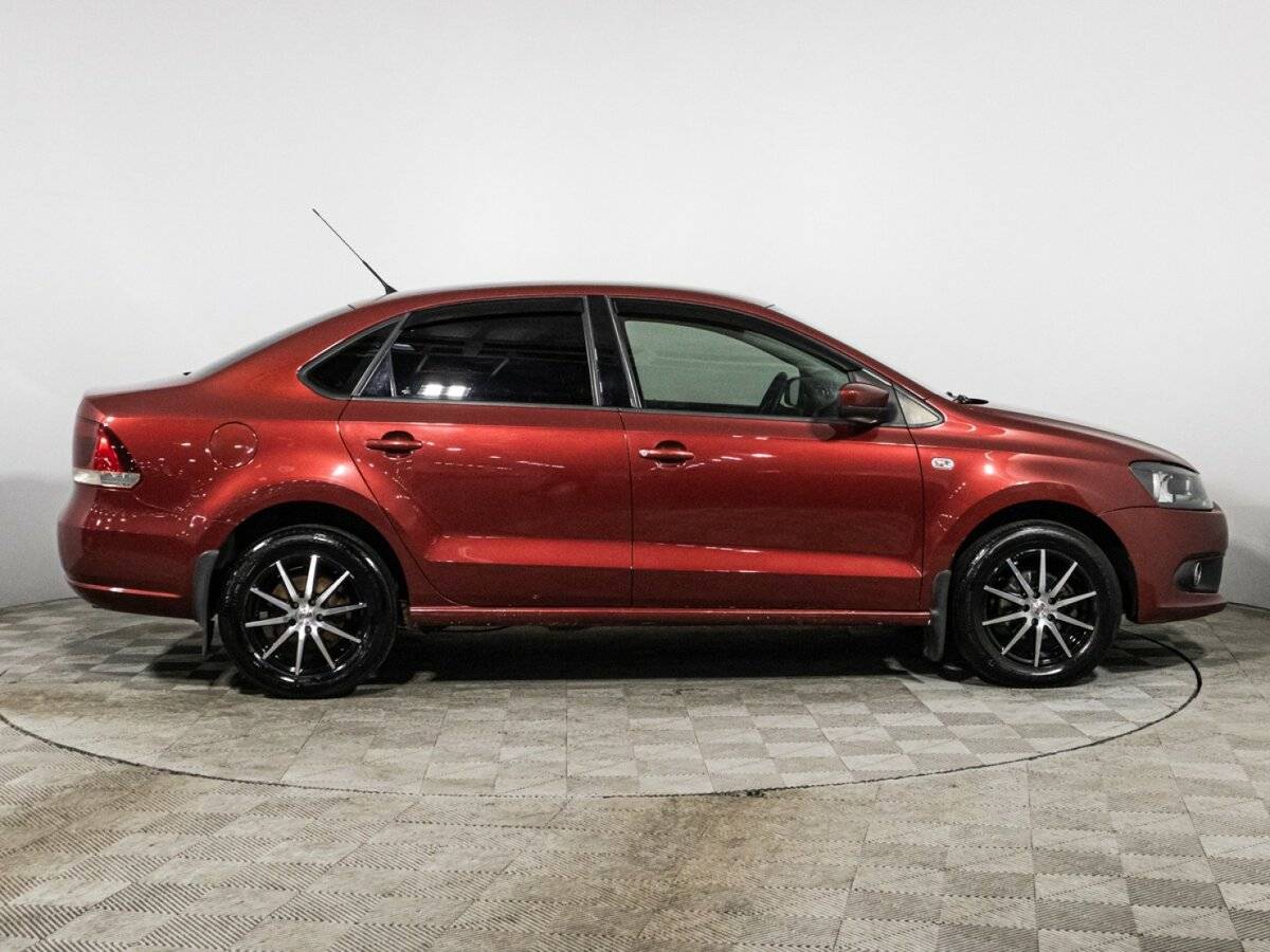 Volkswagen Polo с пробегом — 2010 год. Фото: #3