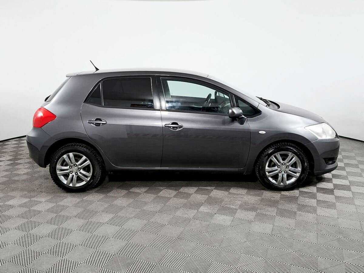 Toyota Auris с пробегом — 2008 год. Фото: #3