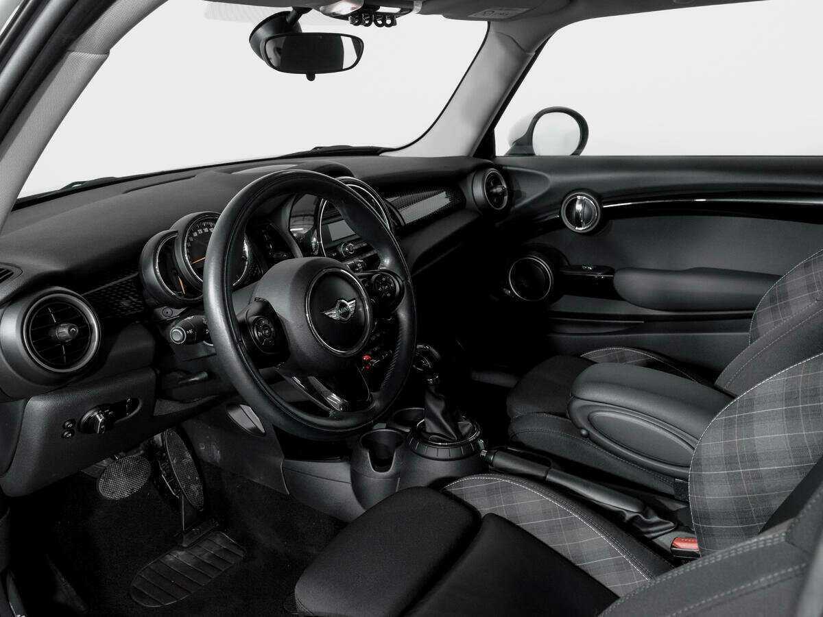 Mini Hatch с пробегом — 2014 год. Фото: #14