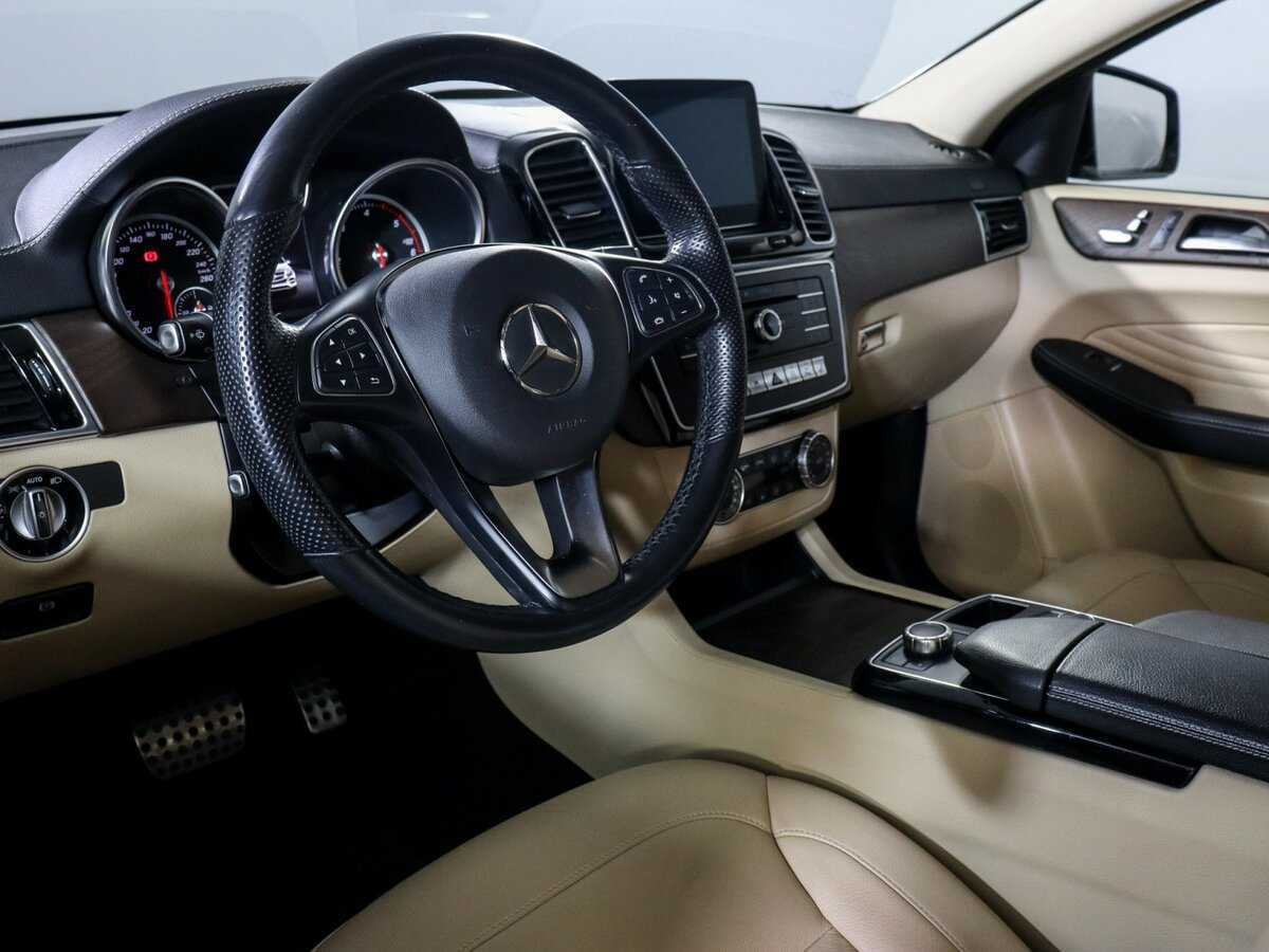 Mercedes-Benz GLE Coupe с пробегом — 2016 год. Фото: #10