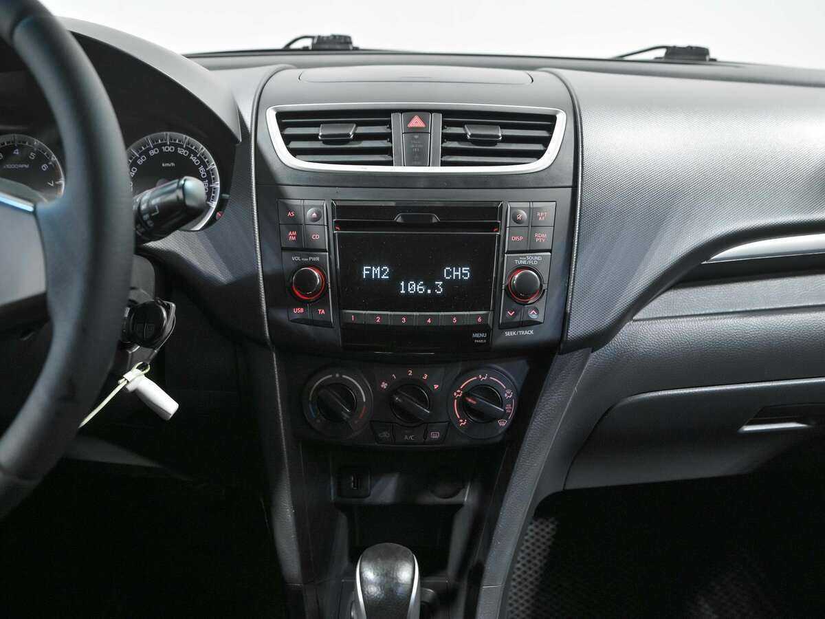 Suzuki Swift с пробегом — 2011 год. Фото: #9