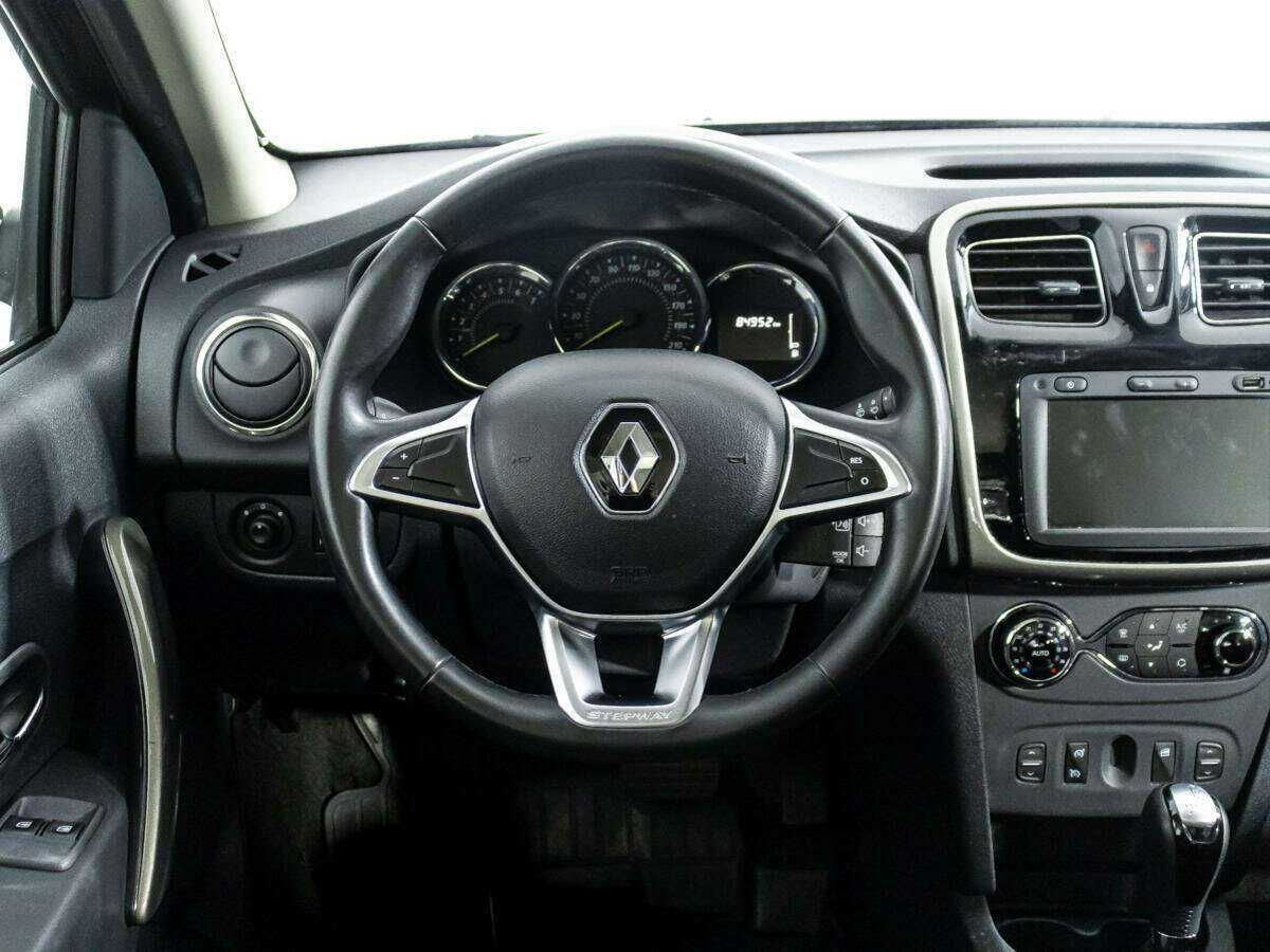 Renault Sandero с пробегом — 2018 год. Фото: #17
