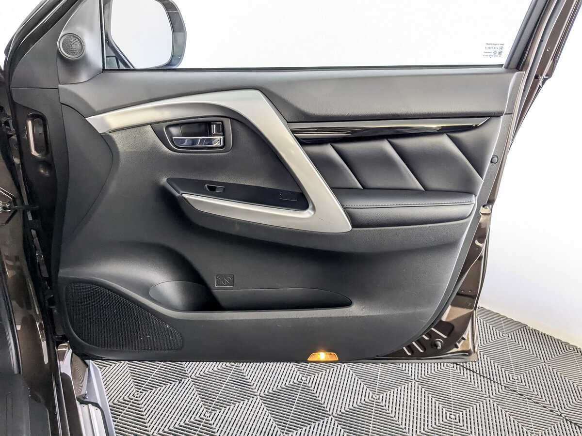 Mitsubishi Pajero Sport с пробегом — 2019 год. Фото: #19