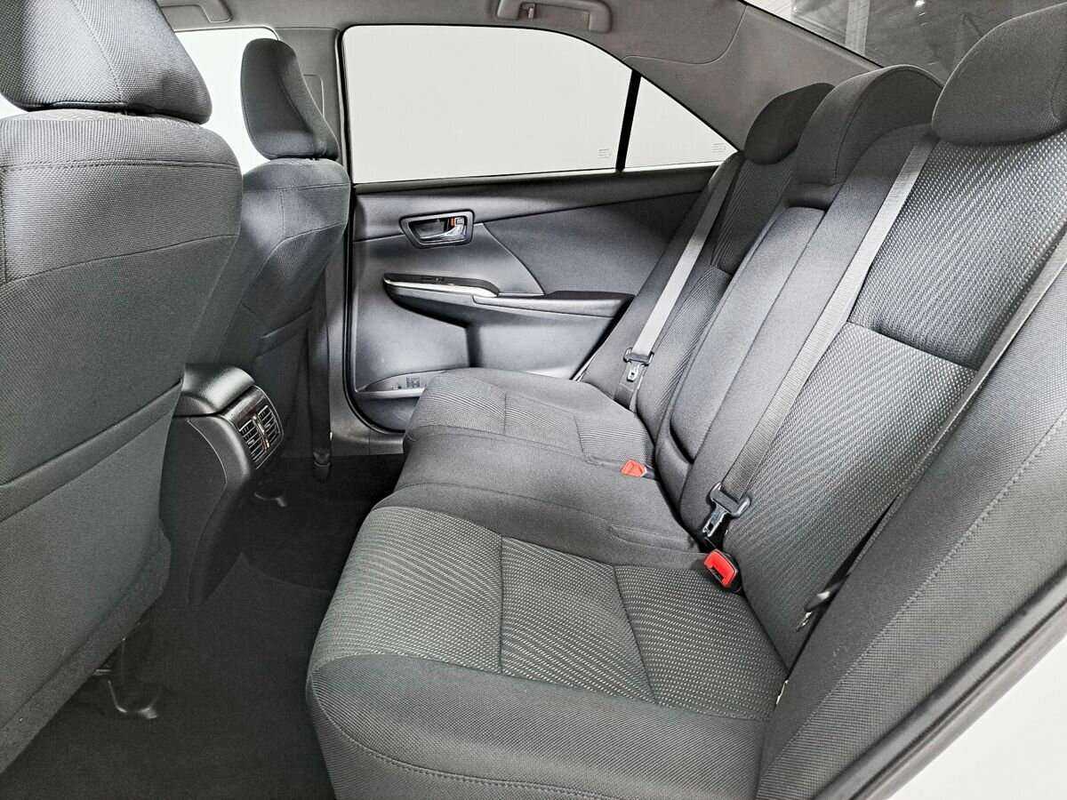 Toyota Camry с пробегом — 2015 год. Фото: #6