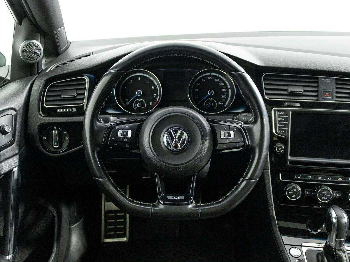 Volkswagen Golf R с пробегом — 2014 год. Фото: #14