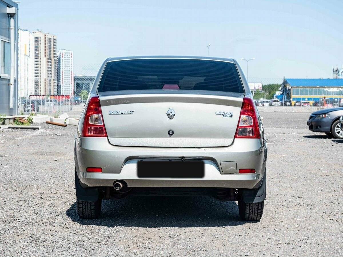 Renault Logan с пробегом — 2010 год. Фото: #4