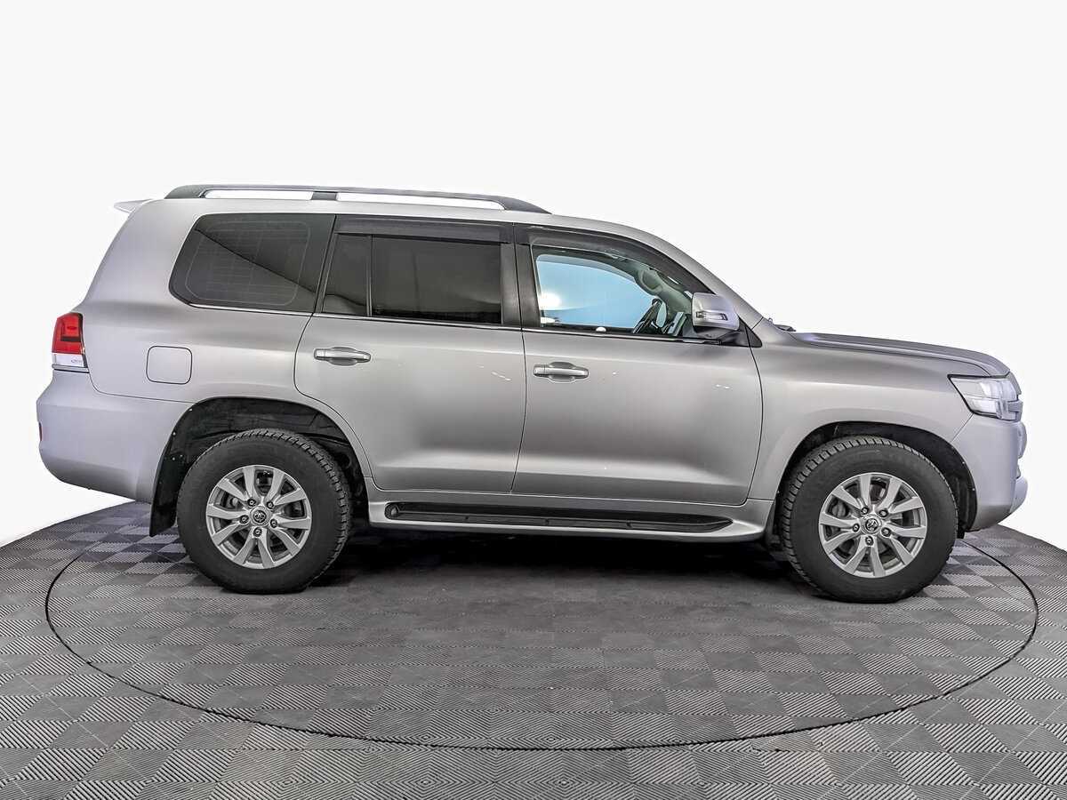 Toyota Land Cruiser с пробегом — 2018 год. Фото: #3