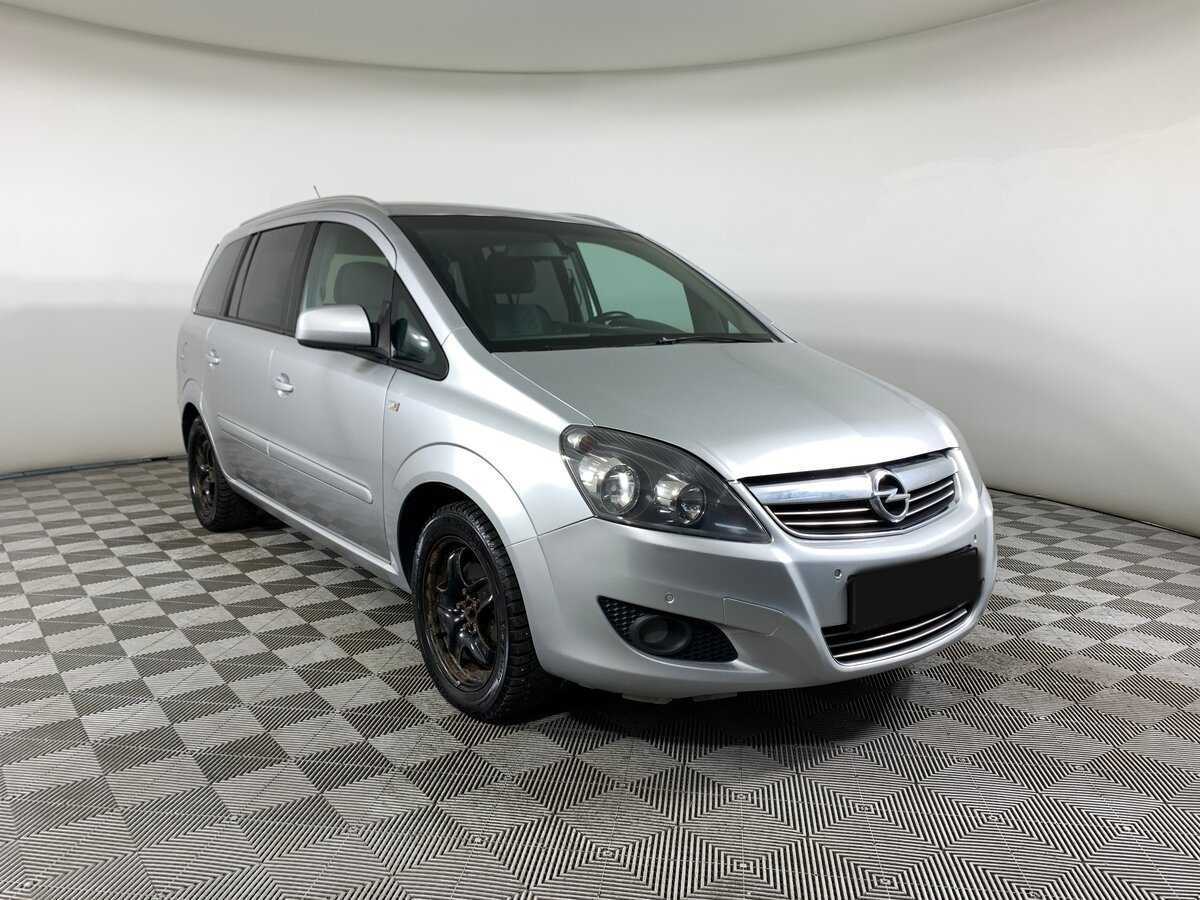Opel Zafira с пробегом — 2012 год. Фото: #2
