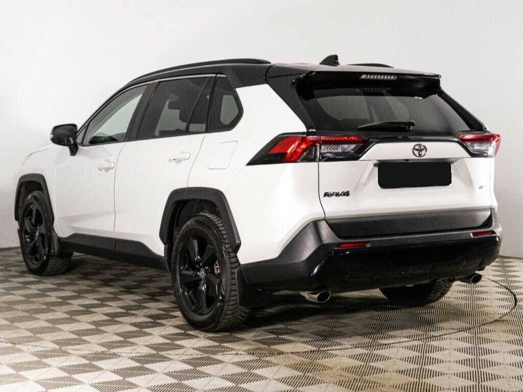 Toyota RAV4 с пробегом — 2021 год. Фото: #6
