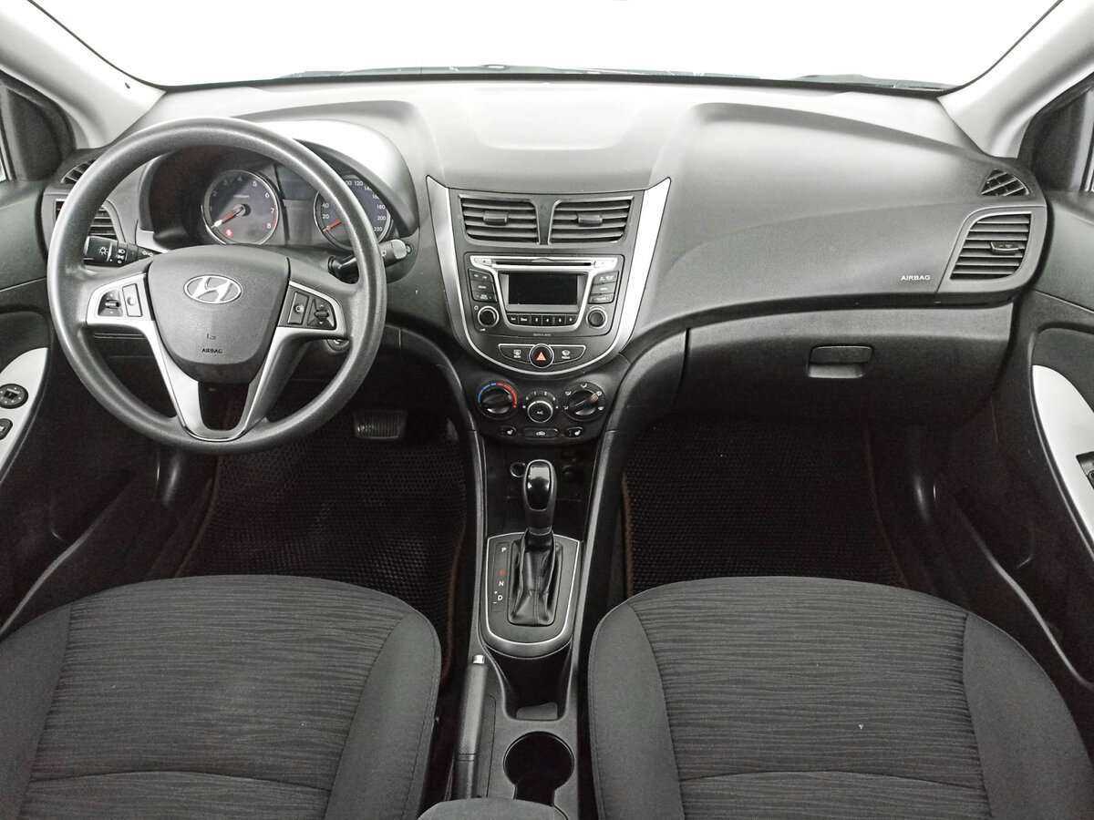 Hyundai Solaris с пробегом — 2015 год. Фото: #13
