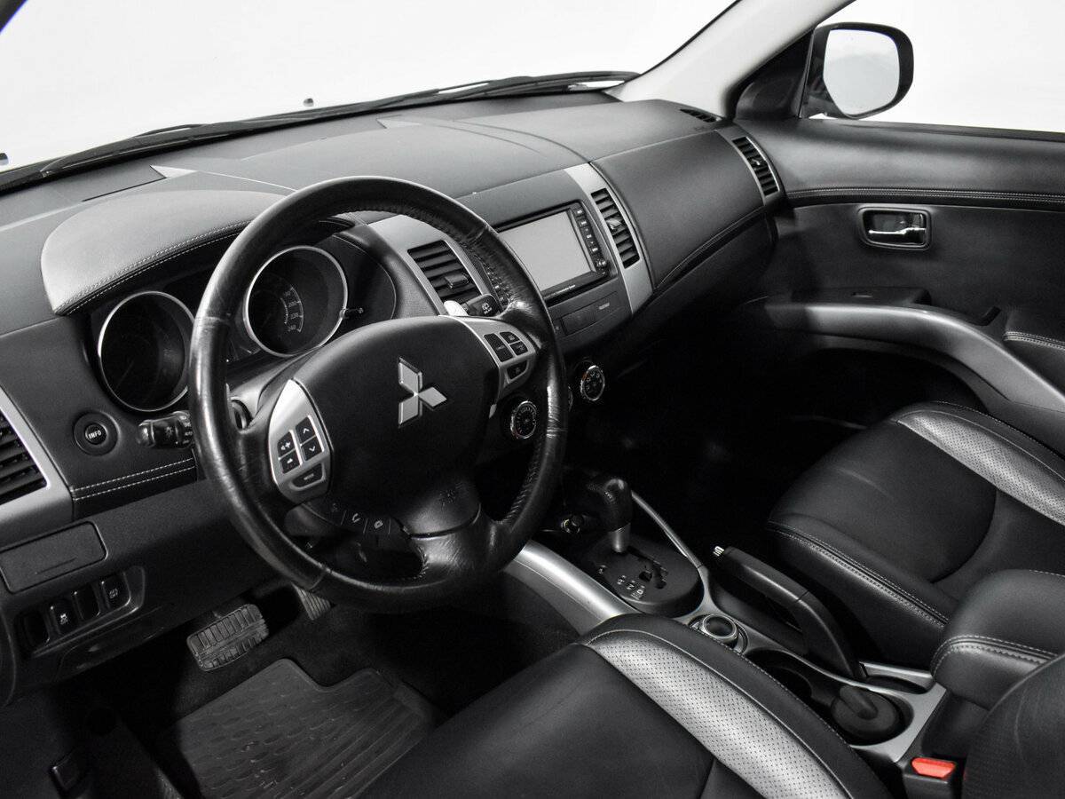 Mitsubishi Outlander с пробегом — 2011 год. Фото: #6