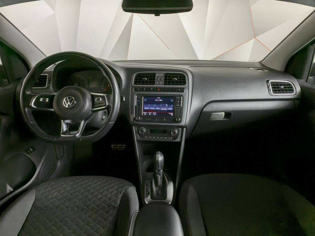 Volkswagen Polo с пробегом — 2018 год. Фото: #9
