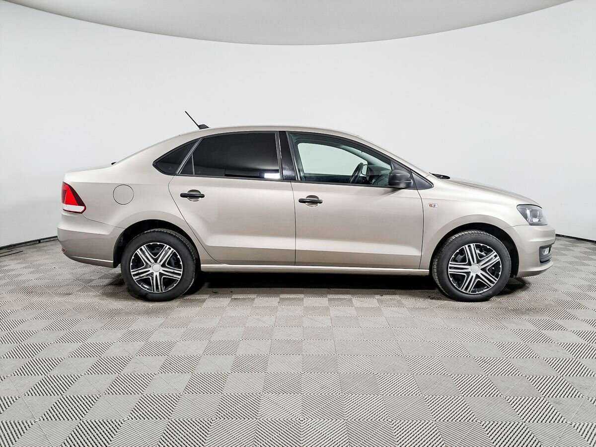 Volkswagen Polo с пробегом — 2018 год. Фото: #3