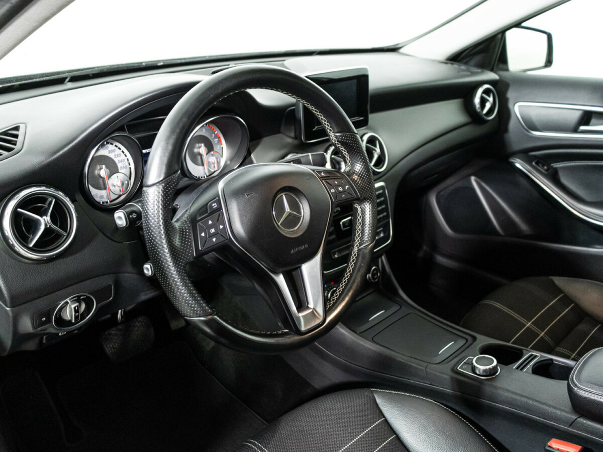 Mercedes-Benz GLA с пробегом — 2014 год. Фото: #10