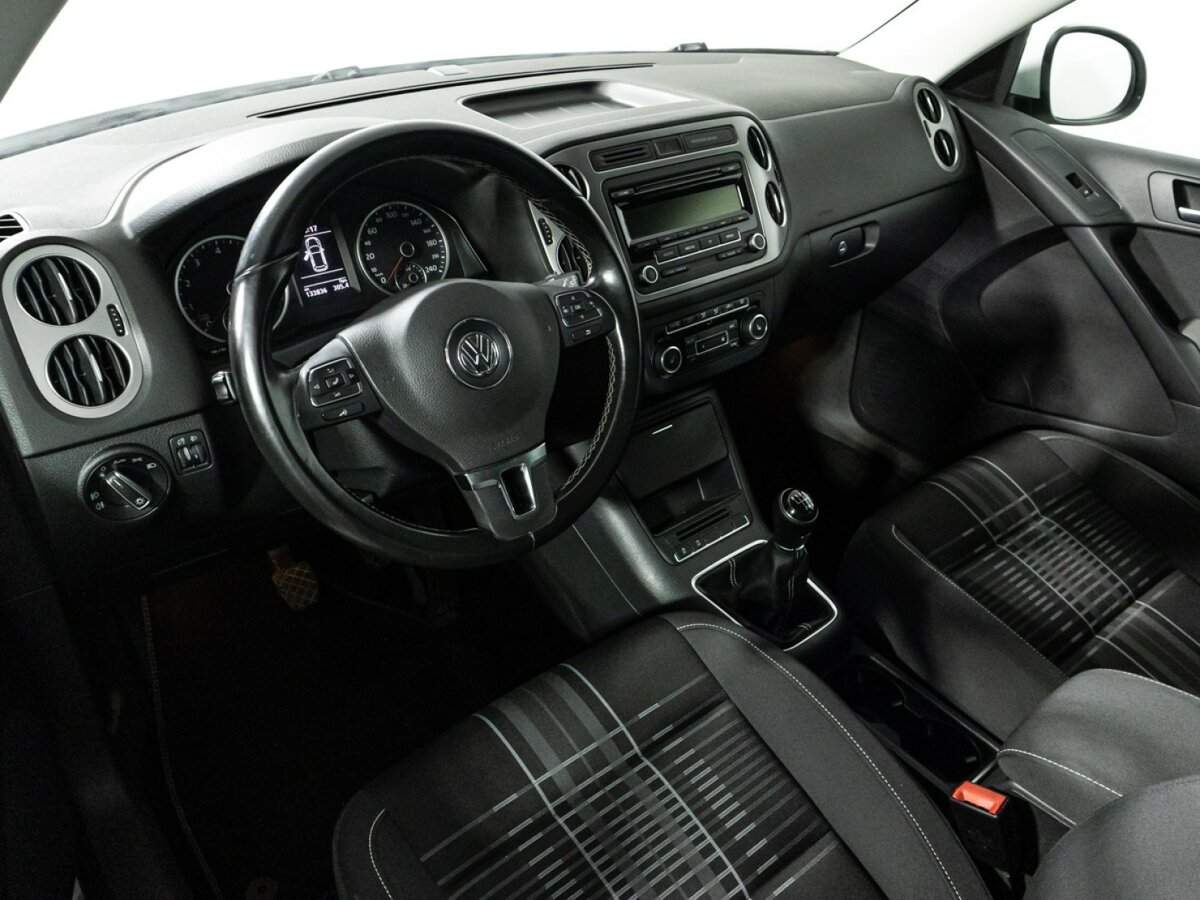 Volkswagen Tiguan с пробегом — 2015 год. Фото: #10