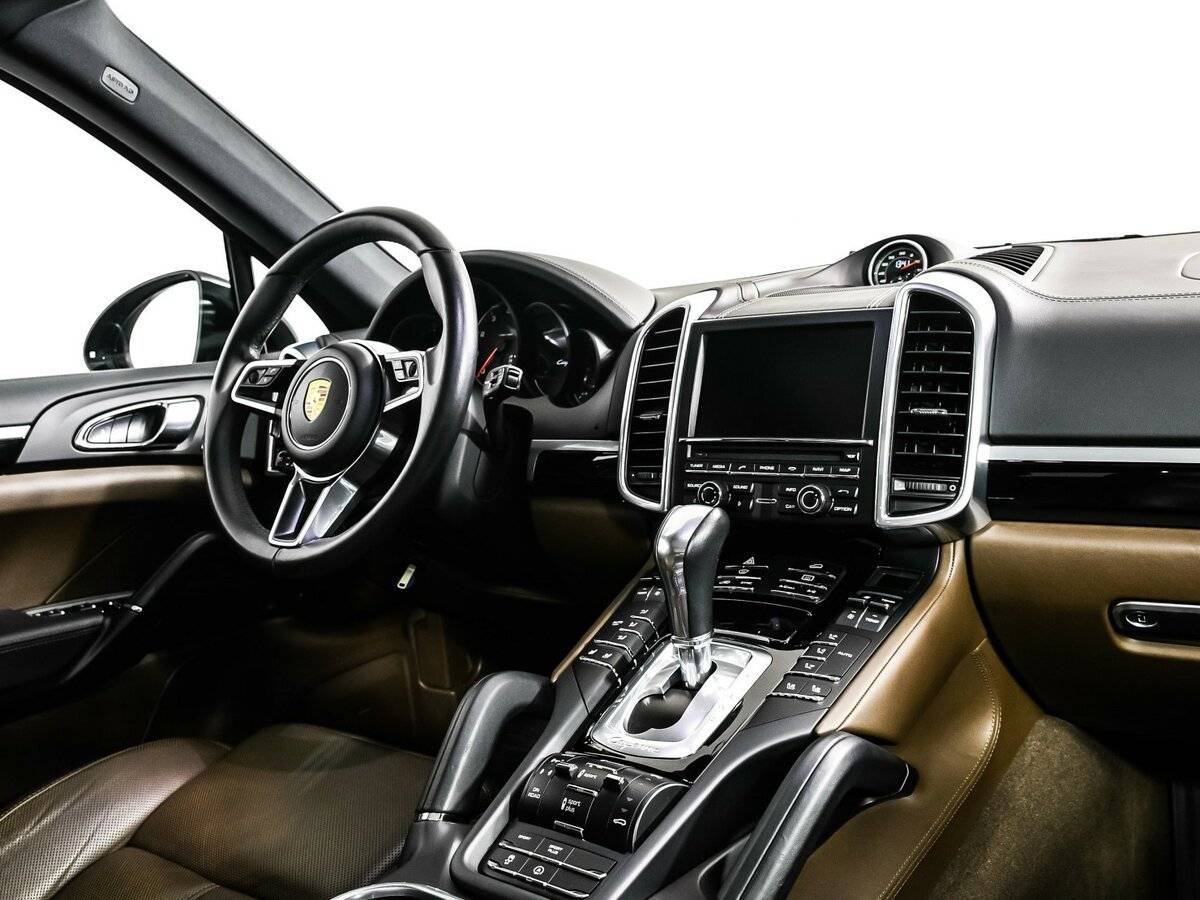 Porsche Cayenne с пробегом — 2015 год. Фото: #8