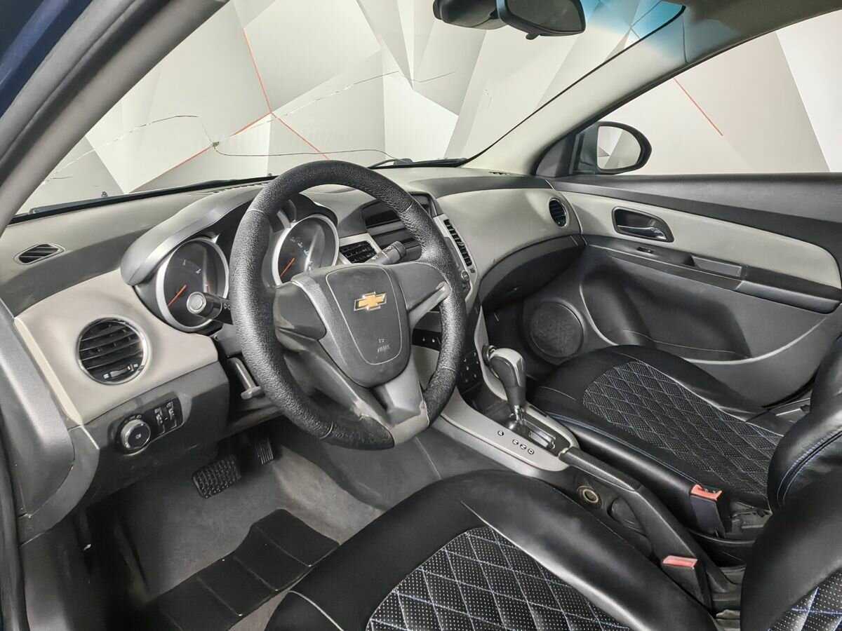 Chevrolet Cruze с пробегом — 2011 год. Фото: #13