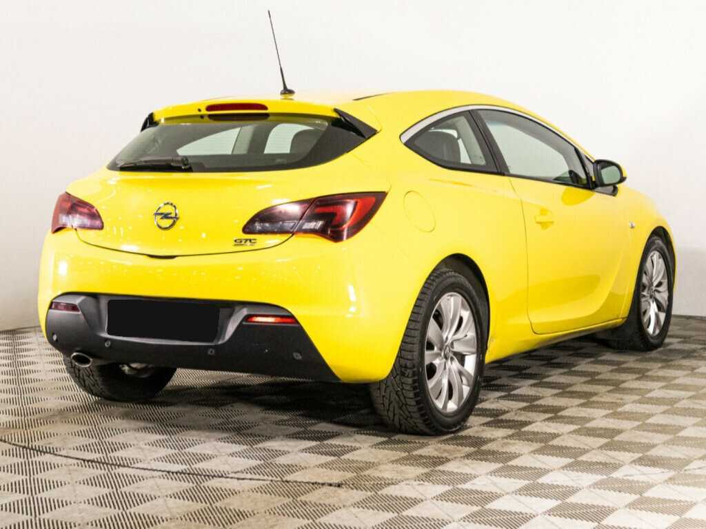 Opel Astra с пробегом — 2011 год. Фото: #4