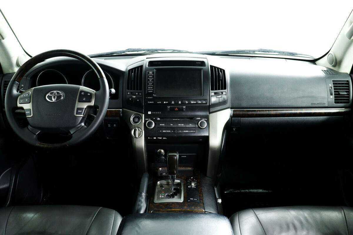 Toyota Land Cruiser с пробегом — 2010 год. Фото: #9