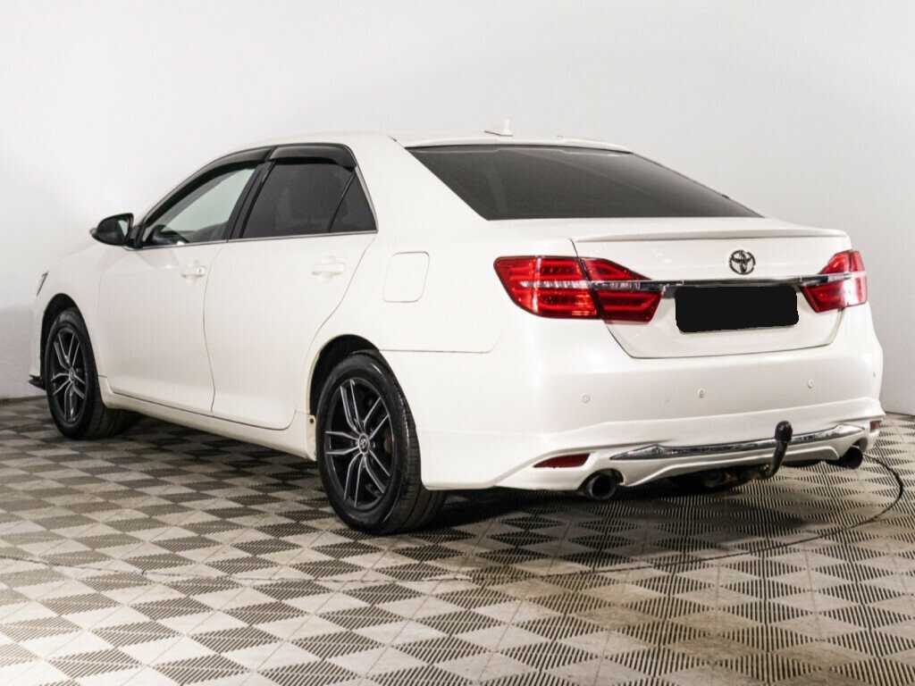 Toyota Camry с пробегом — 2018 год. Фото: #6