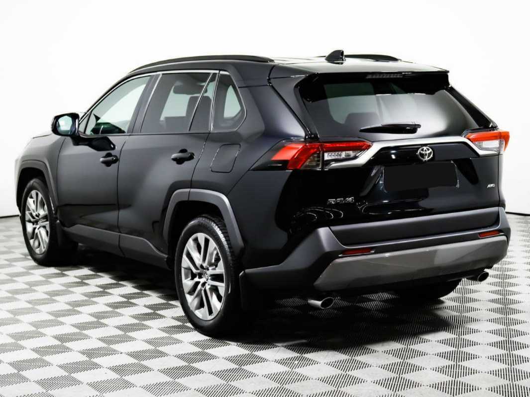 Toyota RAV4 с пробегом — 2021 год. Фото: #6