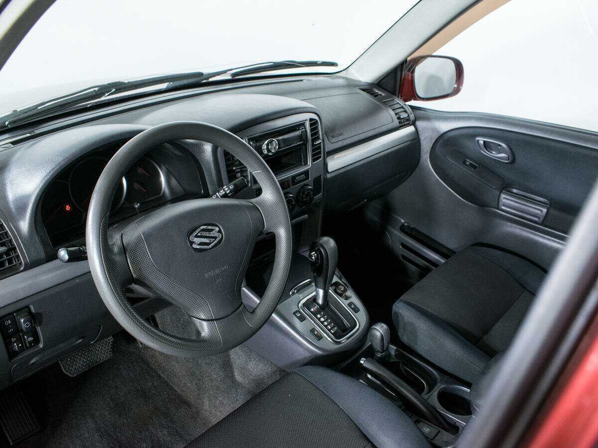 Suzuki Grand Vitara с пробегом — 2005 год. Фото: #12