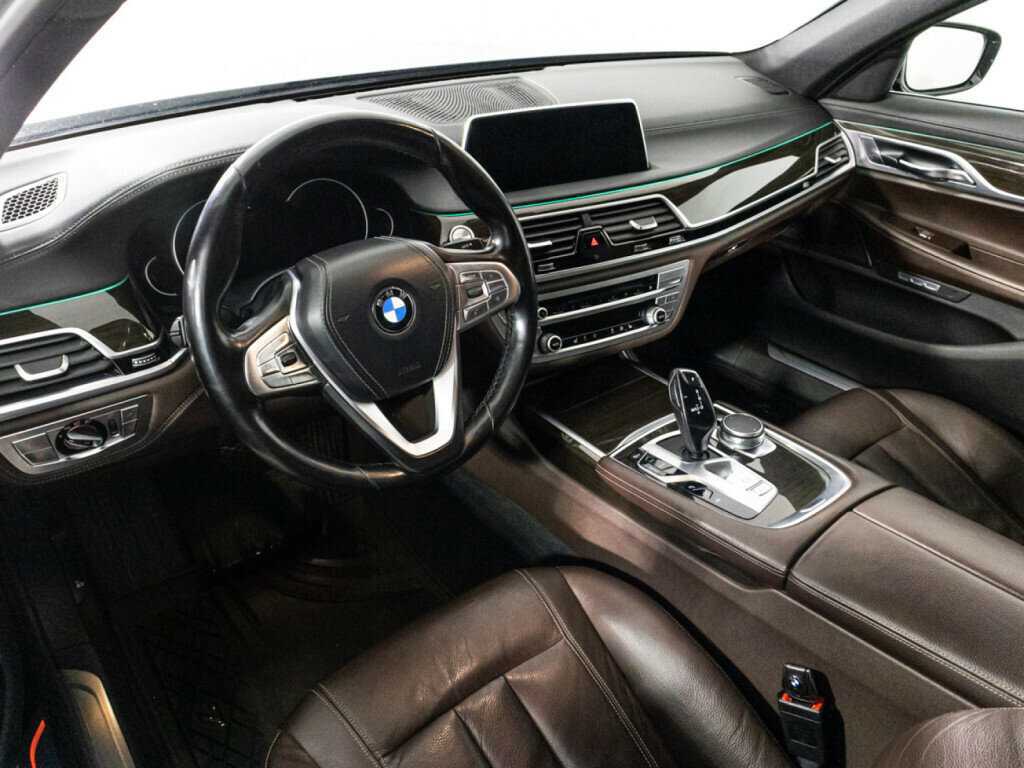 BMW 7 серии с пробегом — 2016 год. Фото: #8