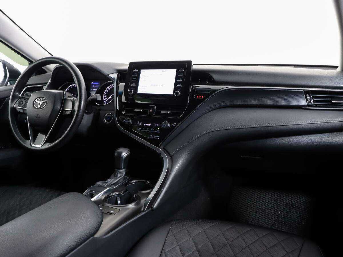 Toyota Camry с пробегом — 2021 год. Фото: #6
