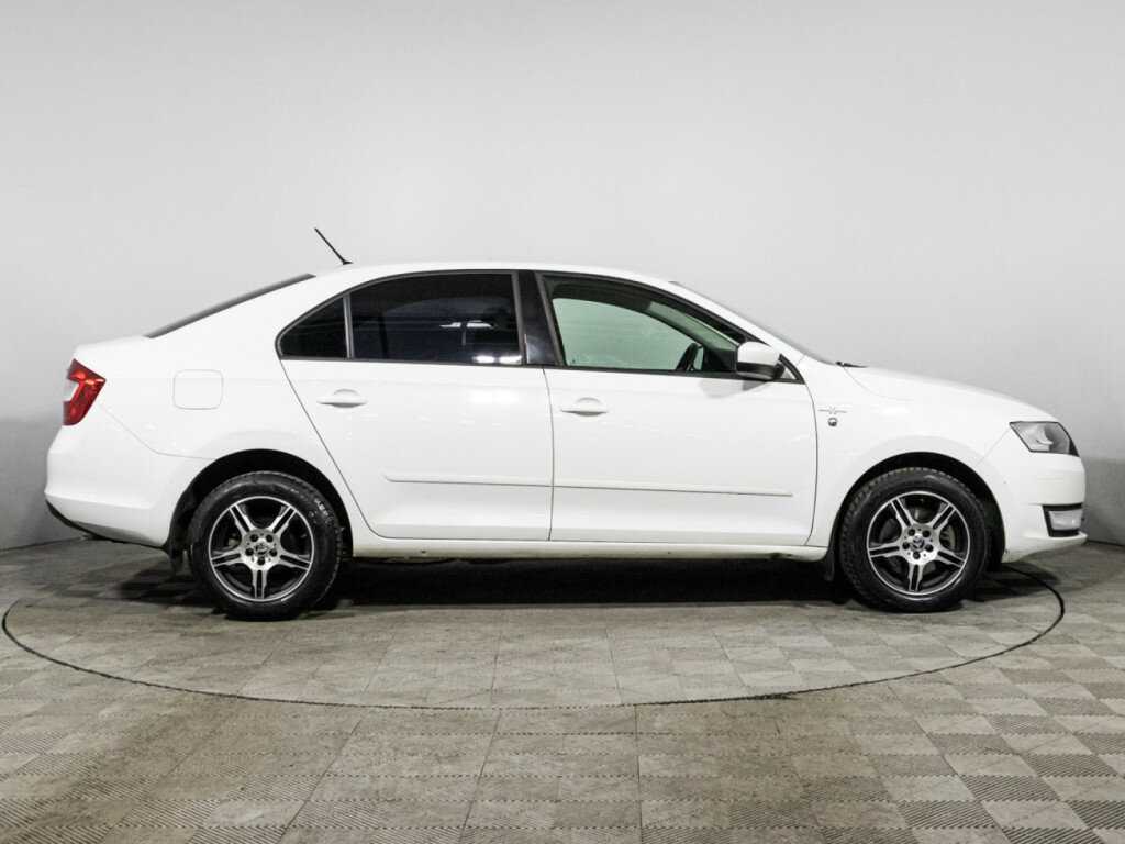 Skoda Rapid с пробегом — 2016 год. Фото: #3