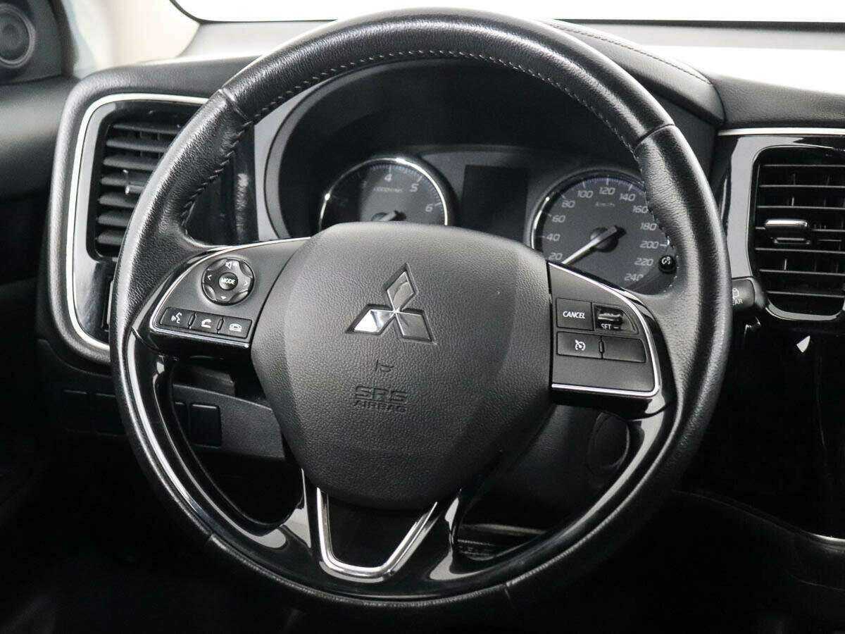 Mitsubishi Outlander с пробегом — 2018 год. Фото: #12